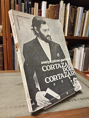 Seller image for Cortzar por Cortzar for sale by Libros La Teatral