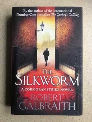 Imagen del vendedor de The Silkworm: Cormoran Strike Book 2 a la venta por Weysprings Books, IOBA, PBFA