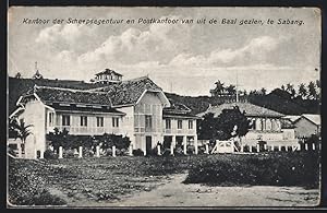 Ansichtskarte Sabang, Kantoor der Scheepsagentuur en Postkantoor van uit de Baai gezien