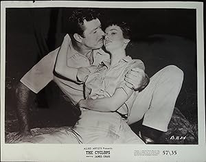 Image du vendeur pour The Cyclops 8 X 10 Still 1957 James Craig, Gloria Talbott! mis en vente par AcornBooksNH