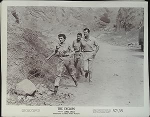 Image du vendeur pour The Cyclops 8 X 10 Still 1957 James Craig,Tom Drake, Gloria Talbott! mis en vente par AcornBooksNH