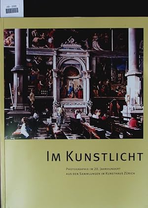 Bild des Verkufers fr Im Kunstlicht. zum Verkauf von Antiquariat Bookfarm