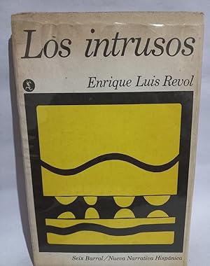 Seller image for Los Intrusos - Primera edicin for sale by Libros de Ultramar Alicante