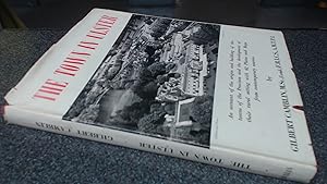 Immagine del venditore per The Town In Ulster: An Account Of The Origin And Building Of The Towns Of The Province And The Development Of Their Rural Setting, With 62 Plates And Maps From Contemporary Sources venduto da BoundlessBookstore