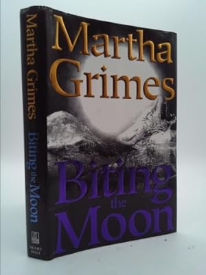 Bild des Verkufers fr Biting the Moon zum Verkauf von ThriftBooksVintage