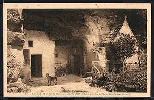 Carte postale Notre-Dame-de-Lorette, La Chapelle avec chien