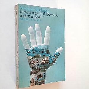 Seller image for Introduccin al derecho internacional for sale by MAUTALOS LIBRERA