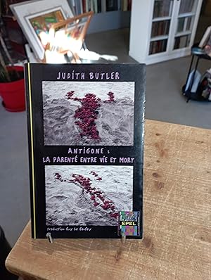 Antigone,la parenté entre vie et mort