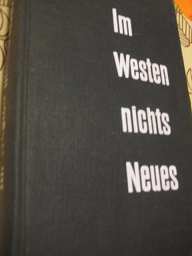 Bild des Verkufers fr Im Westen nichts Neues Roman zum Verkauf von Alte Bcherwelt