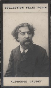 Photographie de la collection Félix Potin (4 x 7,5 cm) représentant : Alphonse Daudet, écrivain. ...