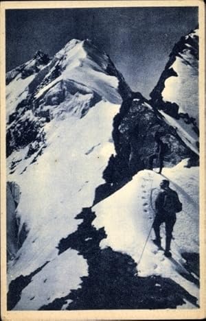 Ansichtskarte / Postkarte Bergsteiger, Bergspitze, Schnee