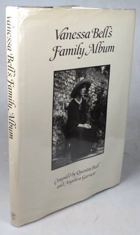 Image du vendeur pour Vanessa Bell's Family Album. Compiled by. mis en vente par Bow Windows Bookshop (ABA, ILAB)