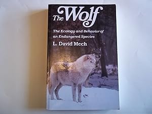 Imagen del vendedor de Wolf: The Ecology and Behavior of an Endangered Species a la venta por Carmarthenshire Rare Books