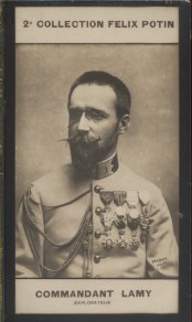 Photographie de la collection Félix Potin (4 x 7,5 cm) représentant : Commandant Lamy, explorateu...