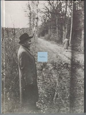 Imagen del vendedor de Nachlass. Fotografien von Kai-Olaf Hesse. Mit einem Essay von Gran Gnaudschun. (Beilage in Englisch). a la venta por Unterwegs Antiquariat M.-L. Surek-Becker