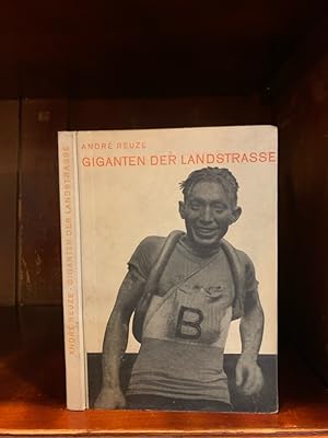 Bild des Verkufers fr Giganten der Landstrasse. Ein Rennfahrerroman. bersetzt von Fred A. Angermayer. zum Verkauf von Antiquariat an der Nikolaikirche