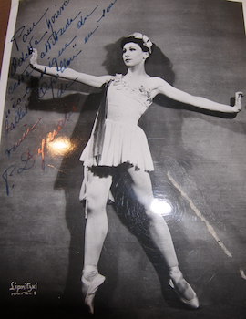 Autographed B&W Photo of Paulette Dynalix