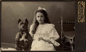 CdV Peine, Mädchen mit Hund, Portrait - Foto: Karl Elkmann