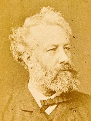 Image du vendeur pour [Photographie] Portrait photographique de Jules Verne mis en vente par Librairie Le Feu Follet