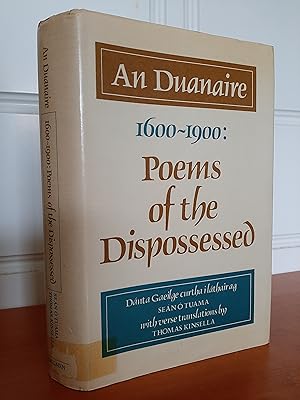 Immagine del venditore per An Duanaire, 1600-1900: Poems of the Dispossessed (Irish and English Edition) venduto da Collectible Books Ireland