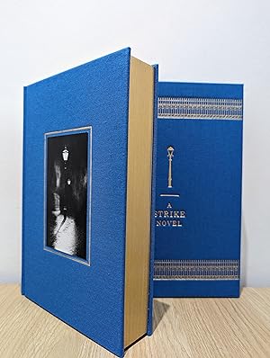 Seller image for The Cuckoo's Calling (Cormoran Strike) (Numbered Deluxe Slipcase Edition) for sale by Fialta Books