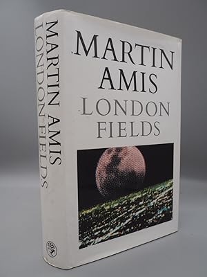 Imagen del vendedor de London Fields. a la venta por ROBIN SUMMERS BOOKS LTD