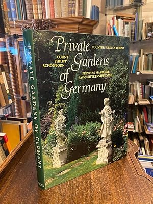 Bild des Verkufers fr Private Gardens of Germany. Translated from the German by Ted Gang. zum Verkauf von Antiquariat an der Stiftskirche