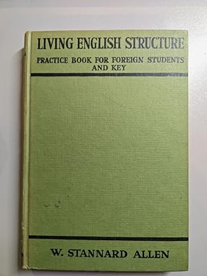 Bild des Verkufers fr Living english structure Prcstice book for foreign students and key. zum Verkauf von TraperaDeKlaus