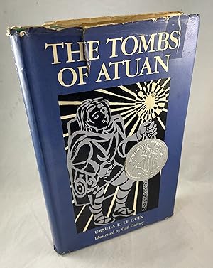 Immagine del venditore per The Tombs of Atuan (The Earthsea Trilogy - Volume 2) venduto da Lost Paddle Books, IOBA