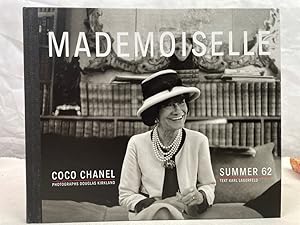 Imagen del vendedor de Mademoiselle : Coco Chanel summer 62. Photogr. Douglas Kirkland. Text Karl Lagerfeld. [Ed. by Gerhard Steidl] a la venta por Antiquariat Bler