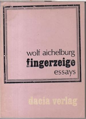 Bild des Verkufers fr Fingerzeige. Essays. zum Verkauf von Antiquariat Carl Wegner