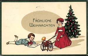 Präge Ansichtskarte / Postkarte Frohe Weihnachten, Tannenbaum, Mädchen mit Puppenwagen