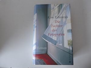 Bild des Verkufers fr Die Tochter des Fotografen. Roman. Hardcover mit Schutzumschlag zum Verkauf von Deichkieker Bcherkiste