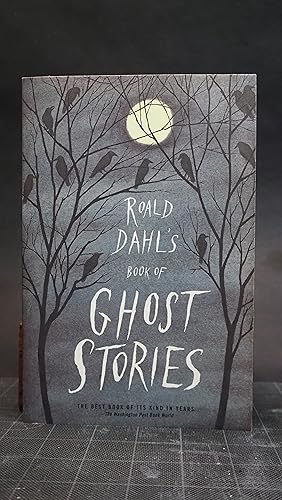 Immagine del venditore per Roald Dahl's Book of Ghost Stories venduto da Strange Aeon Books