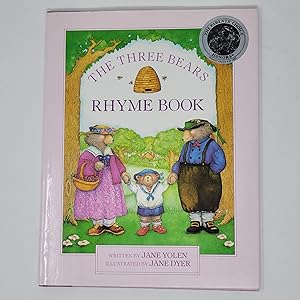 Bild des Verkufers fr The Three Bears Rhyme Book zum Verkauf von Cross Genre Books