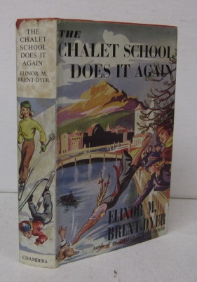 Imagen del vendedor de THE CHALET SCHOOL DOES IT AGAIN a la venta por BADGERS BOOKS ONLINE