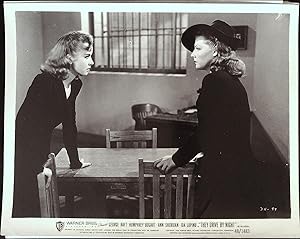 Image du vendeur pour They Drive By Night 8 x 10 Still 1940 Ida Lupino, Ann Sheridan! mis en vente par AcornBooksNH