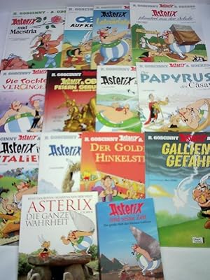 Sammlung von 12 Asterix-Bänden und 2 Büchern