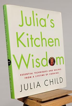 Immagine del venditore per Julia's Kitchen Wisdom: Essential Techniques and Recipes from a Lifetime of Cooking venduto da Henniker Book Farm and Gifts