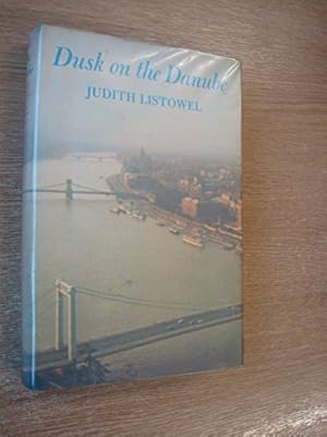 Bild des Verkufers fr Dusk on the Danube zum Verkauf von WeBuyBooks