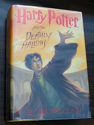 Bild des Verkäufers für Harry Potter and the Deathly Hallows zum Verkauf von Barbara Mader - Children's Books