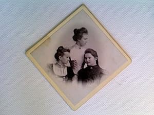 CdV, 3 junge Frauen, Portrait, L. W. Kurtz, Wiesbaden, ca. 1900