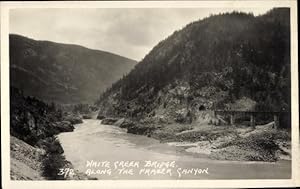 Ansichtskarte / Postkarte Makarora Neuseeland, White Creek Bridge along the Fraser Canyon