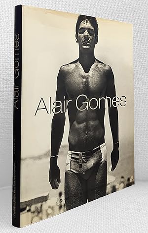 Image du vendeur pour Alair Gomes [Begleitpublikation zur gleichnamigen Ausstellung in der Fondation Cartier pour l'art contemporain, Paris, 14. 3. - 27. 5. 2001] mis en vente par Versand-Antiquariat Dr. Gregor Gumpert