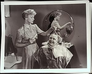 Bild des Verkufers fr Forgotten Woman 8 X 10 Still 1939 Eve Arden Styling Grace Hale's Hair! zum Verkauf von AcornBooksNH