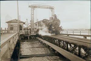 Foto Stralsund in Vorpommern, Deutsche Eisenbahn, Dampflok nach Rügen