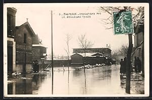 Carte postale Nanterre, Crue de la Seine 1910, Le Boulevard Thiers