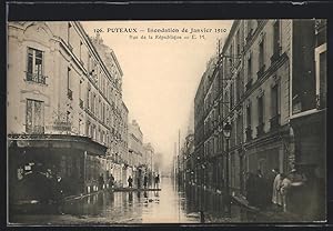 Carte postale Puteaux, Crue de la Seine 1910, Rue de la Republique