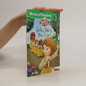 Bild des Verkufers fr World of Reading: Sofia Takes the Lead zum Verkauf von Bookbot