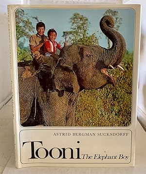 Bild des Verkufers fr Tooni The Elephant Boy zum Verkauf von S. Howlett-West Books (Member ABAA)